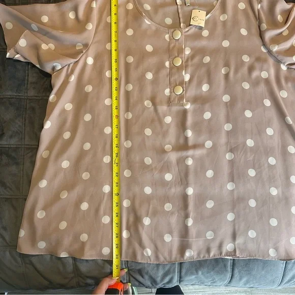 Cato Est. 1946 Women’s Polka Dot Top Blouse Size 26/28 NWT - Picture 9 of 9